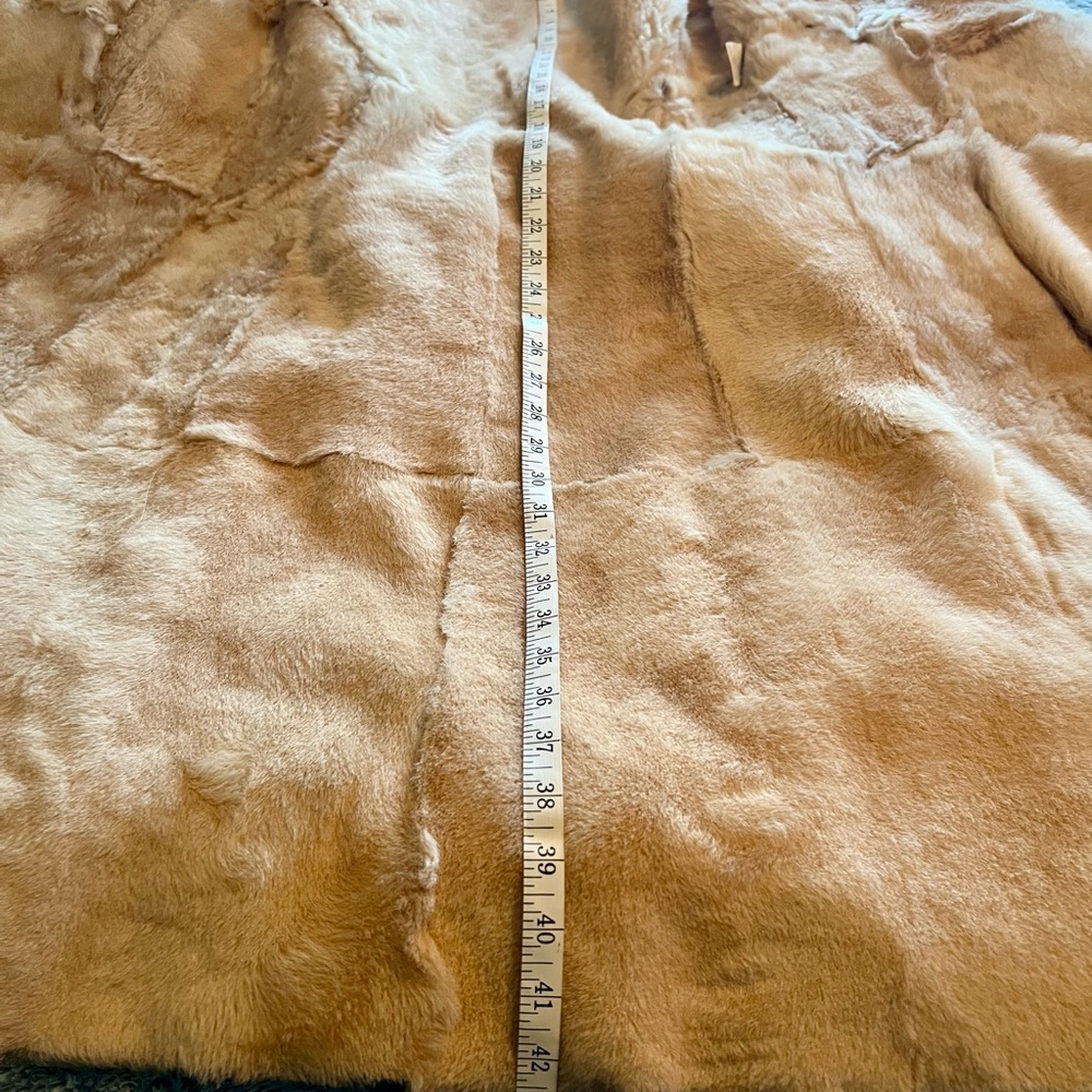 Elegant Cream sheepskin Fur-Trimmed Women's Coat made in Italy - Picture 9 of 11